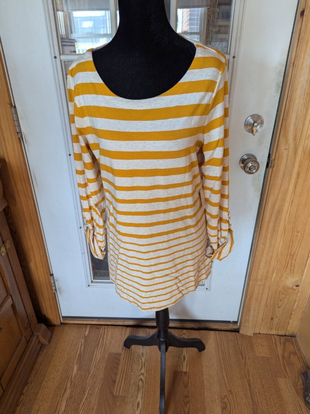 Top NWT Coldwater Creek size medium 10-12 Gold & White